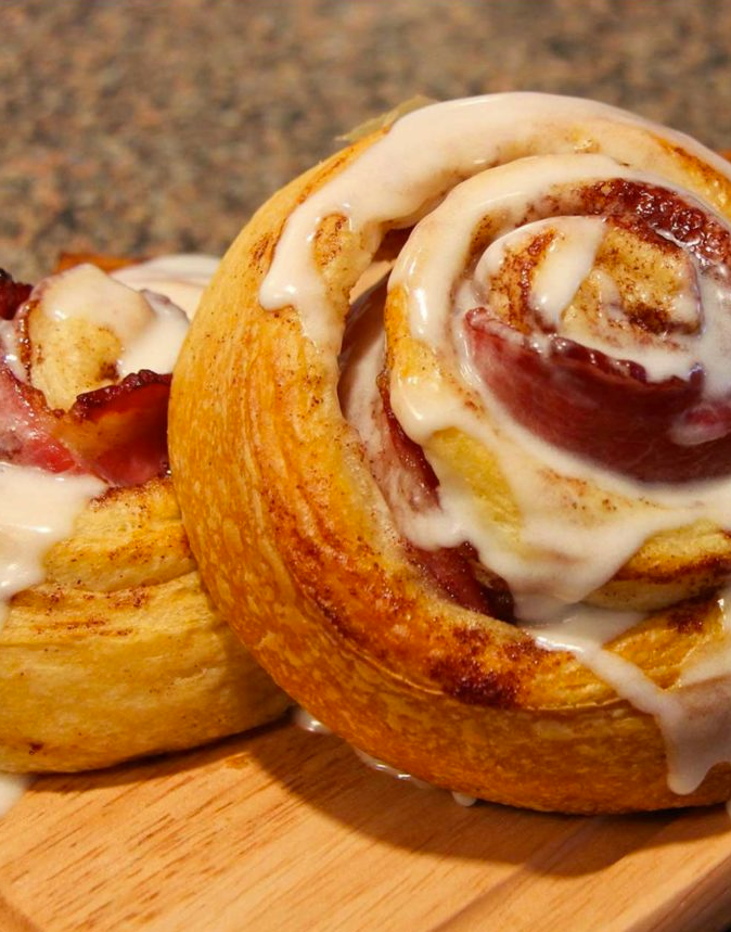 BACON CINNAMON ROLL BITES