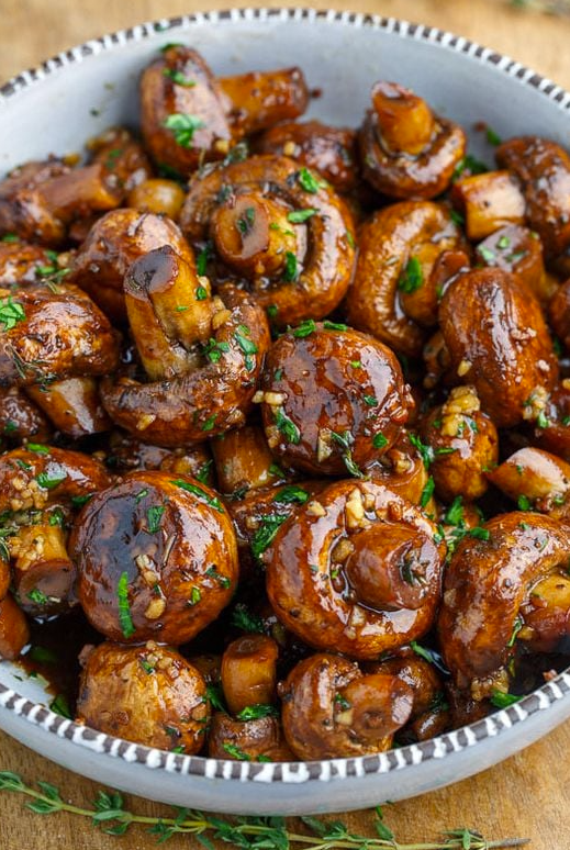 ROASTED GARLIC MUSHROOMS