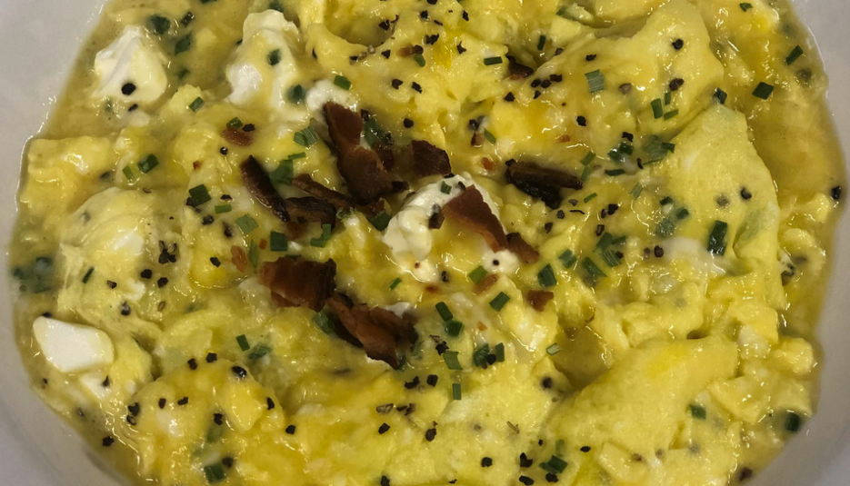 Creamy Scrambled Eggs with Bacon & Chives